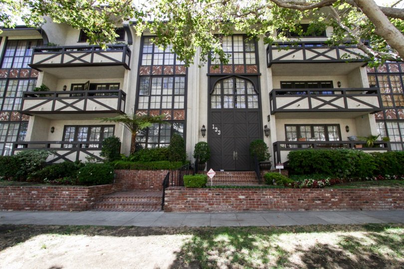 133 S Oakhurst Dr Beverly Hills CA